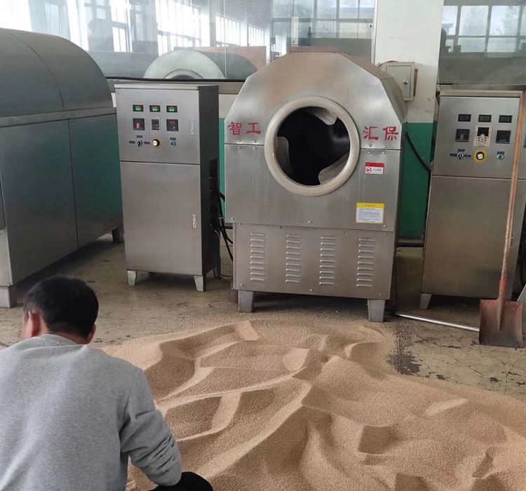 湖南客戶來廠試機(jī)電磁炒貨機(jī)現(xiàn)場(chǎng)炒制200斤水洗食品用芝麻！